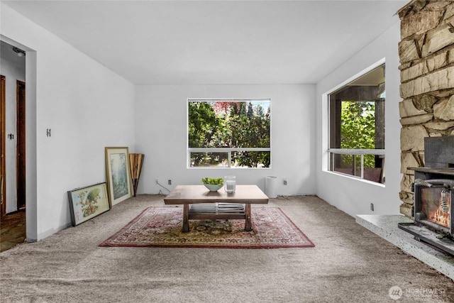 1412 N 40th St, Renton, WA 98056 - living area featuring carpet floors