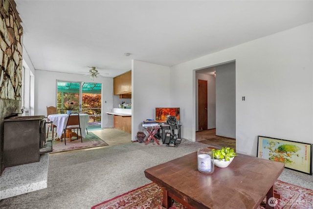 1412 N 40th St, Renton, WA 98056 - living area with light carpet and a ceiling fan