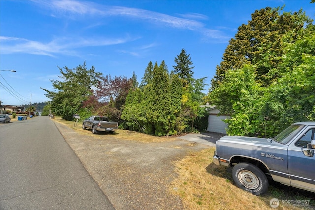 1412 N 40th St, Renton, WA 98056 - view of asphalt road with street lights
