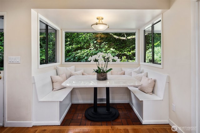 4662 95th Ave NE, Yarrow Point, WA 98004 - view of sunroom / solarium