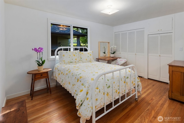 4662 95th Ave NE, Yarrow Point, WA 98004 - bedroom with light wood-type flooring and a closet