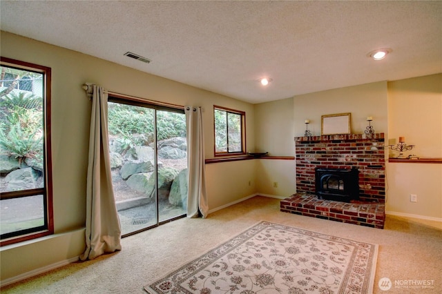 908 185th St SW, Lynnwood, WA 98037 - carpeted living area with a textured ceiling and recessed lighting