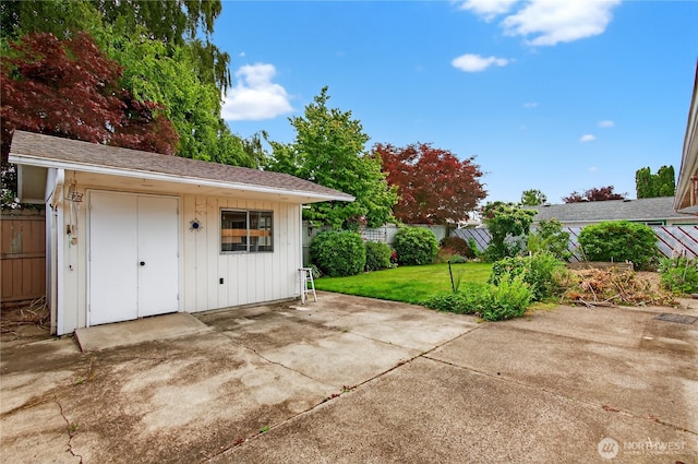 1538 Orchid Ct, Longview, WA 98632 - garage with a storage shed