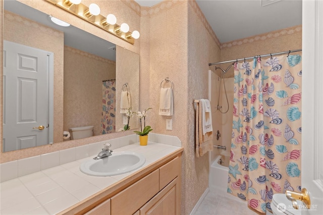 840 Amy Ct, East Wenatchee, WA 98802 - full bath with vanity, shower / bath combo, wallpapered walls, and tile patterned floors