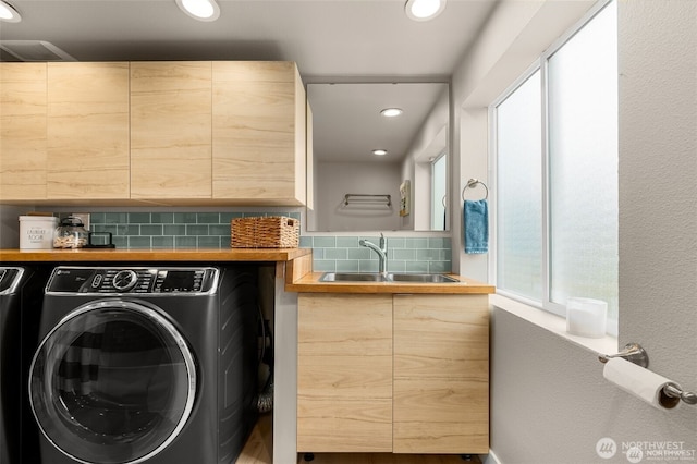 5113 212th St SW, Lynnwood, WA 98036 - laundry room featuring separate washer and dryer and recessed lighting
