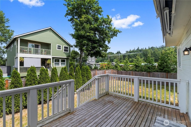 1611 Austin Ave, Snohomish, WA 98290 - wooden terrace with a fenced backyard