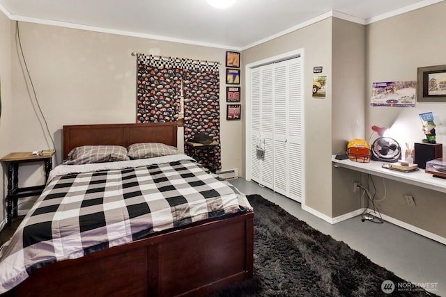 2815 Willis St, Bellingham, WA 98225 - bedroom with crown molding and a closet