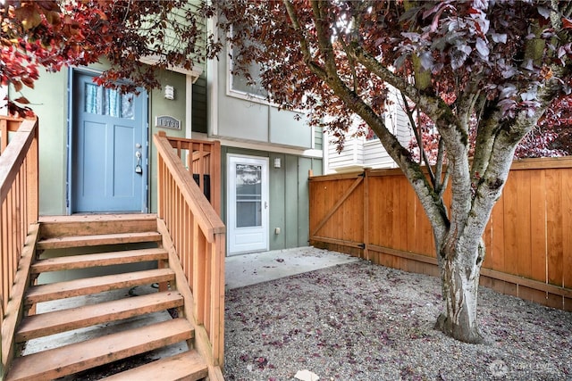 10736 Whitman Ave N, Seattle, WA 98133 - entrance to property