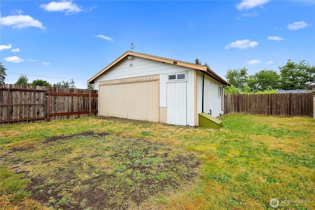 1220 S 313th St, Federal Way, WA 98003 - view of outdoor structure with a fenced backyard