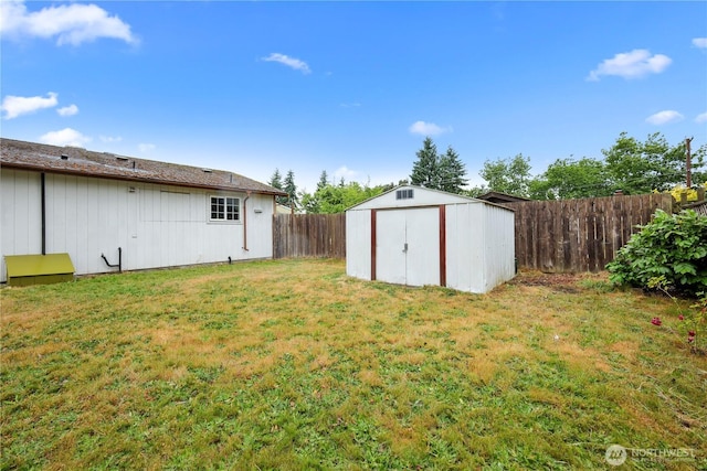1220 S 313th St, Federal Way, WA 98003 - fenced backyard with a storage shed