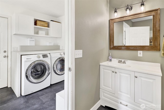 825 Main St, Lynden, WA 98267 - washroom featuring washer and clothes dryer and a sink
