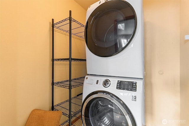 18328 10th Dr SE, Bothell, WA 98012 - washroom with stacked washer and clothes dryer