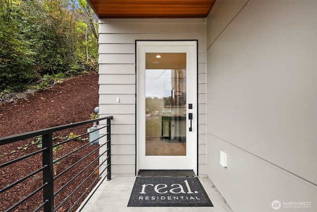 5606 23rd Ave SW, Seattle, WA 98106 - view of exterior entry featuring a balcony