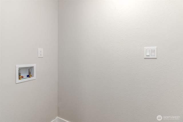 21241 S 29th Ave, Seatac, WA 98198 - laundry area featuring hookup for a washing machine and baseboards