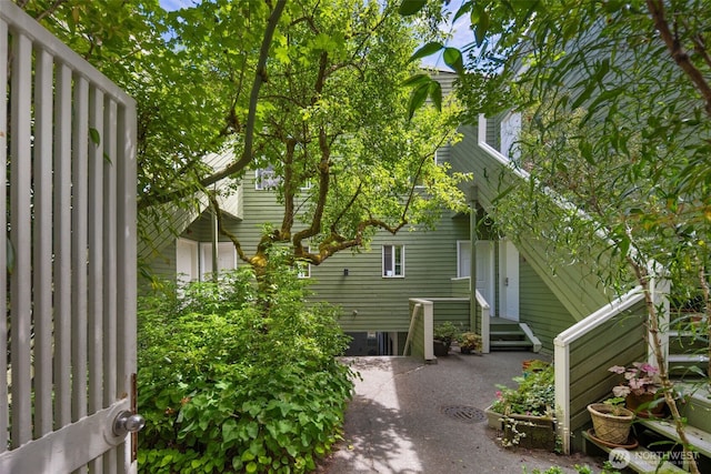 1812 25th Ave Unit C, Seattle, WA 98122 - view of side of property with a patio area