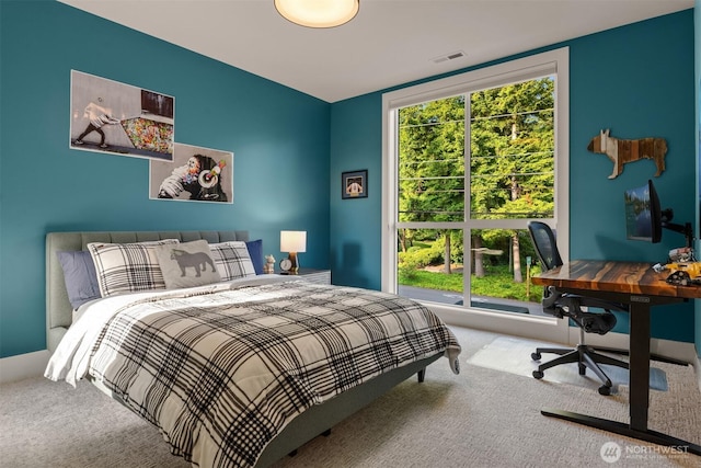 4405 88th Ave SE, Mercer Island, WA 98040 - carpeted bedroom with an office area