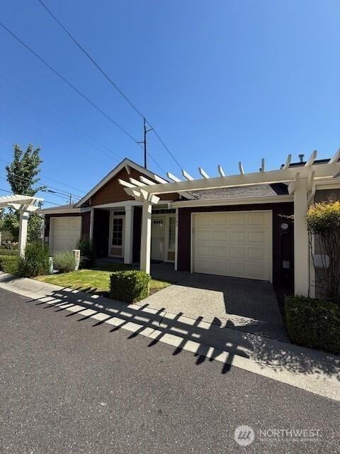 2103 Tacoma Ct, Tacoma, WA 98405 - ranch-style house featuring a garage and driveway