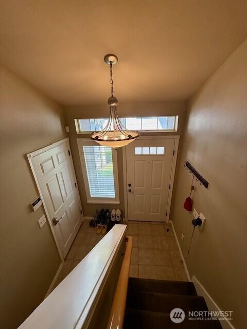 2103 Tacoma Ct, Tacoma, WA 98405 - foyer with tile patterned floors and baseboards