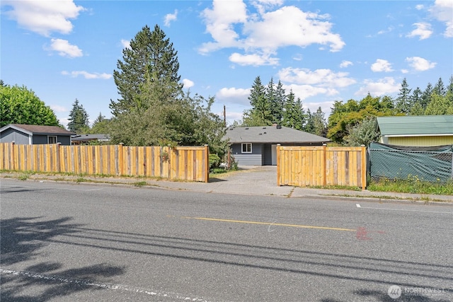 7611 Easy St, Everett, WA 98203 - view of front facade