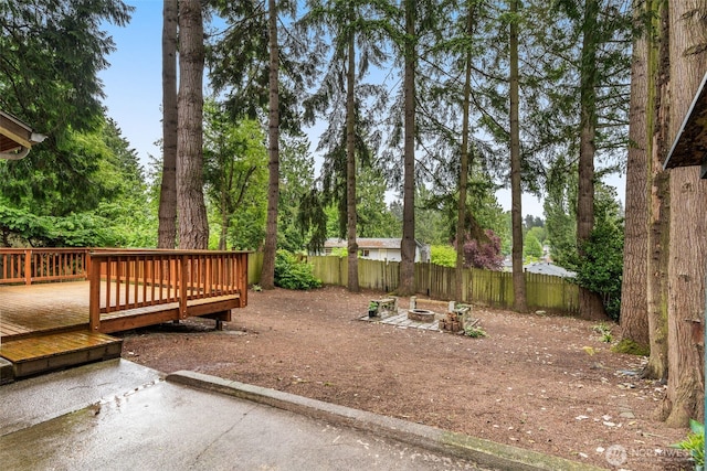 15516 10th Ave NE, Shoreline, WA 98155 - view of yard with a wooden deck