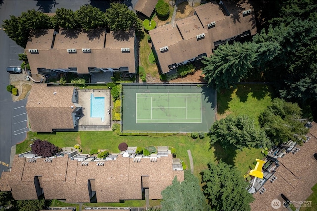 12617 NE 130th Way Unit E303, Kirkland, WA 98034 - aerial view of property and surrounding area featuring a pool