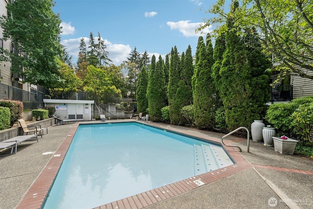10004 100th Ave NE Unit K202, Kirkland, WA 98034 - community pool with a patio