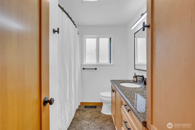 13102 16th Ave SW, Burien, WA 98146 - full bathroom featuring vanity and curtained shower