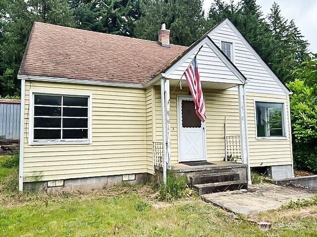 4140 Poplar Way, Longview, WA 98632 - view of front of property featuring crawl space, a chimney, and a shingled roof
