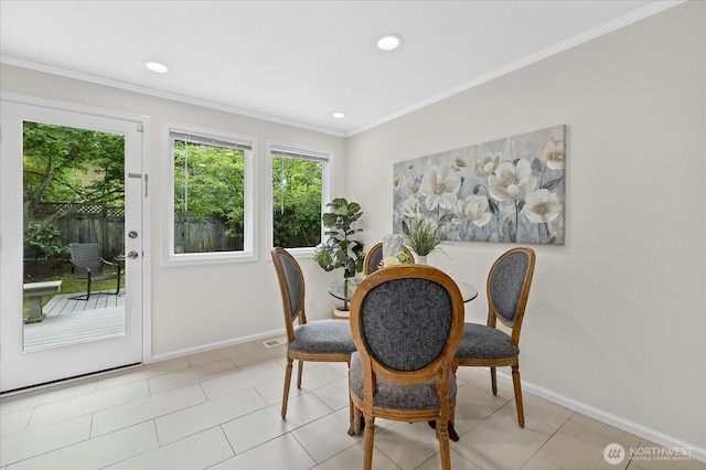 4505 144th Ave SE, Bellevue, WA 98006 - dining room with ornamental molding and recessed lighting