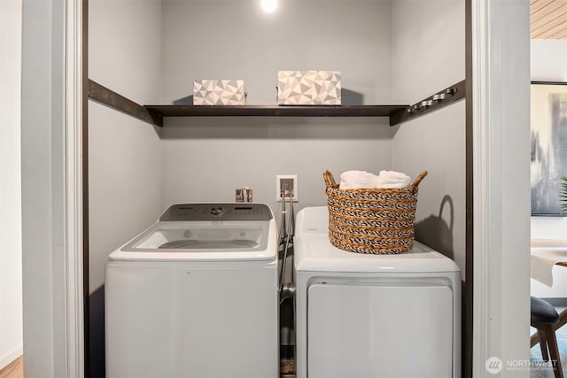 6602 35th St W, University Place, WA 98466 - laundry room featuring washer and clothes dryer