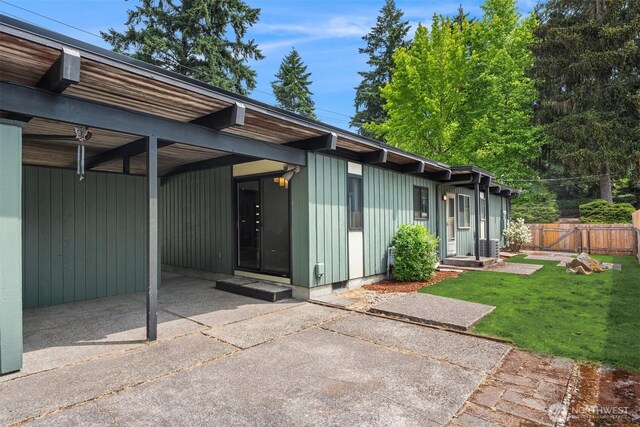 6602 35th St W, University Place, WA 98466 - doorway to property featuring a patio