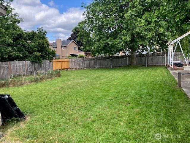 737 3rd Ave SE, Pacific, WA 98047 - view of fenced backyard