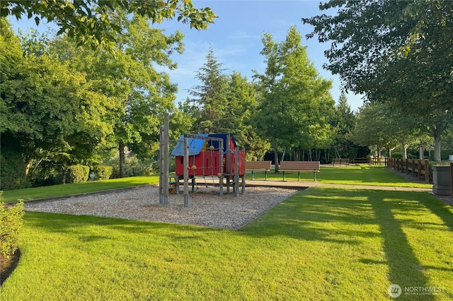 2848 278th Ave SE, Sammamish, WA 98075 - community jungle gym featuring a yard and view of wooded area