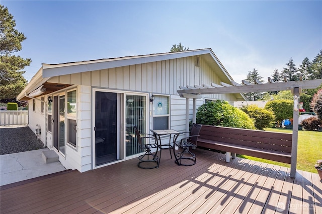 1023 E Maple St, Kent, WA 98030 - deck featuring a pergola