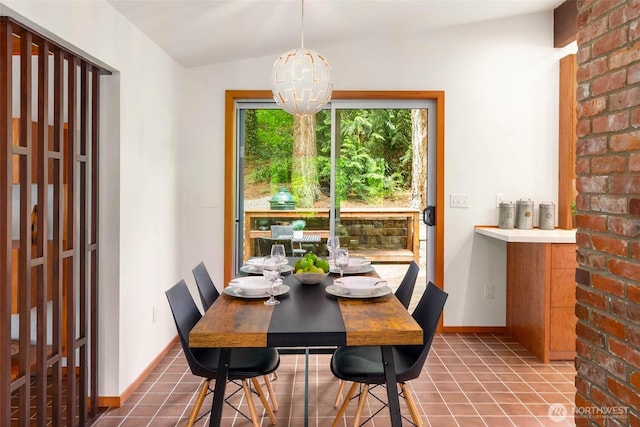 14460 NE 16th Pl, Bellevue, WA 98007 - dining area featuring a chandelier and vaulted ceiling