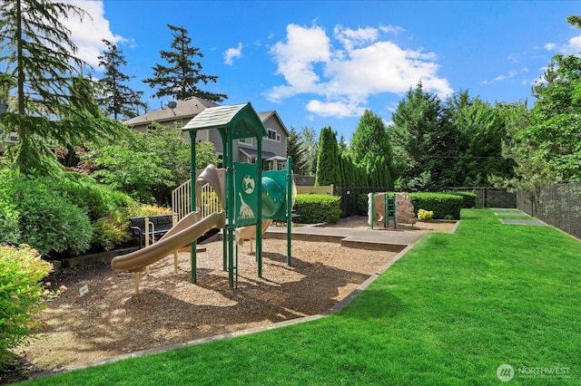 8132 NE 117th Pl, Kirkland, WA 98034 - view of community play area