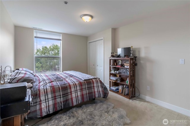 1548 River Rd Unit 301, Longview, WA 98632 - bedroom featuring a closet and carpet flooring