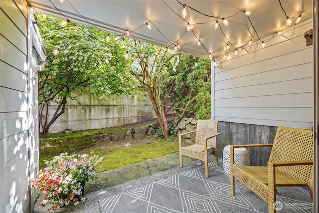9522 1st Ave NE Unit B6, Seattle, WA 98115 - view of patio / terrace