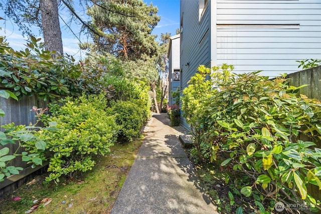 9522 1st Ave NE Unit B6, Seattle, WA 98115 - view of yard