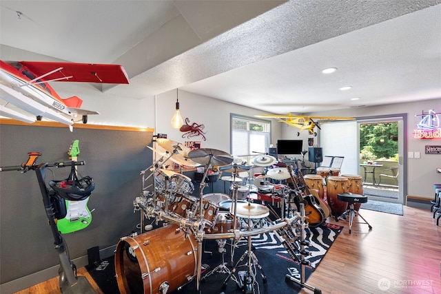 134 Robin Ln, Port Ludlow, WA 98365 - dining area with wood finished floors and recessed lighting