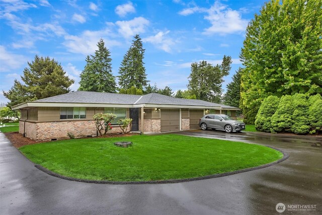 501 21st St SE, Auburn, WA 98002 - ranch-style house featuring brick siding, an attached garage, asphalt driveway, and a front lawn