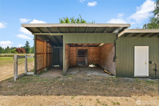 11810 County Line Rd E, Edgewood, WA 98372 - view of outdoor structure with an exterior structure and a carport