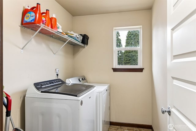 815 6th Ave SW, Olympia, WA 98512 - washroom featuring independent washer and dryer and baseboards