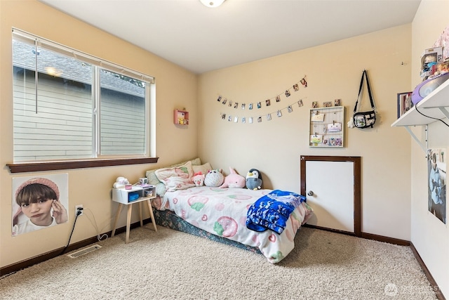 815 6th Ave SW, Olympia, WA 98512 - carpeted bedroom with baseboards