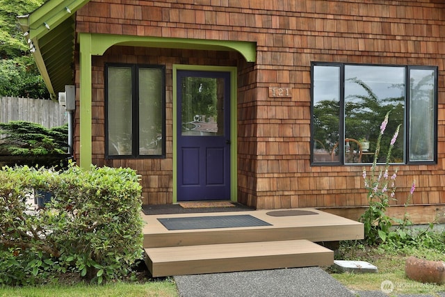 121 4th St, Langley, WA 98260 - property entrance