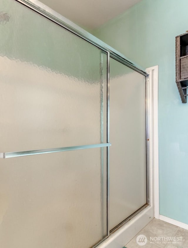 2101 S 324th St Unit 22, Federal Way, WA 98003 - full bathroom with a shower with shower door