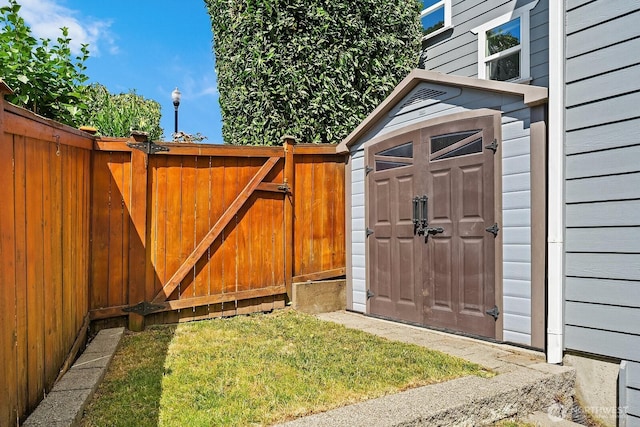 10113 SE 220th Pl, Kent, WA 98031 - gate featuring a shed