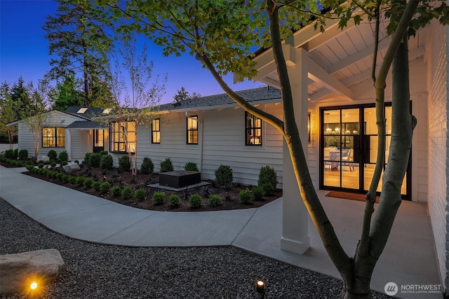 2610 86th Ave NE, Clyde Hill, WA 98004 - view of side of home