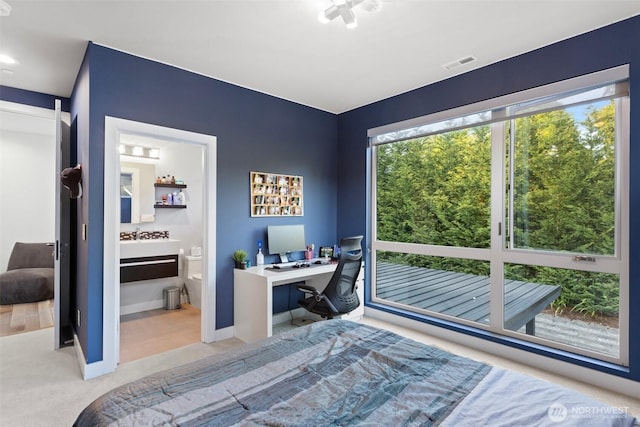 3108 92nd Ave NE, Clyde Hill, WA 98004 - bedroom featuring carpet floors, a desk, and ensuite bath