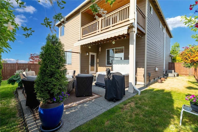 5539 Charlotte Ave SE, Auburn, WA 98092 - rear view of house with a fenced backyard and a patio